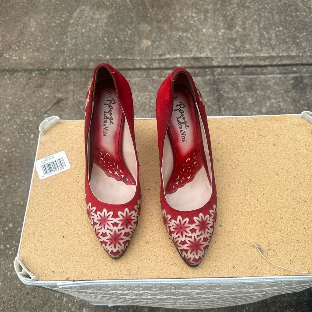 Laura Vita Rouge Collection